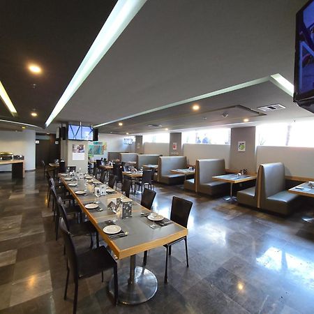 Ramada By Wyndham Mexico City Santa Fe Екстериор снимка