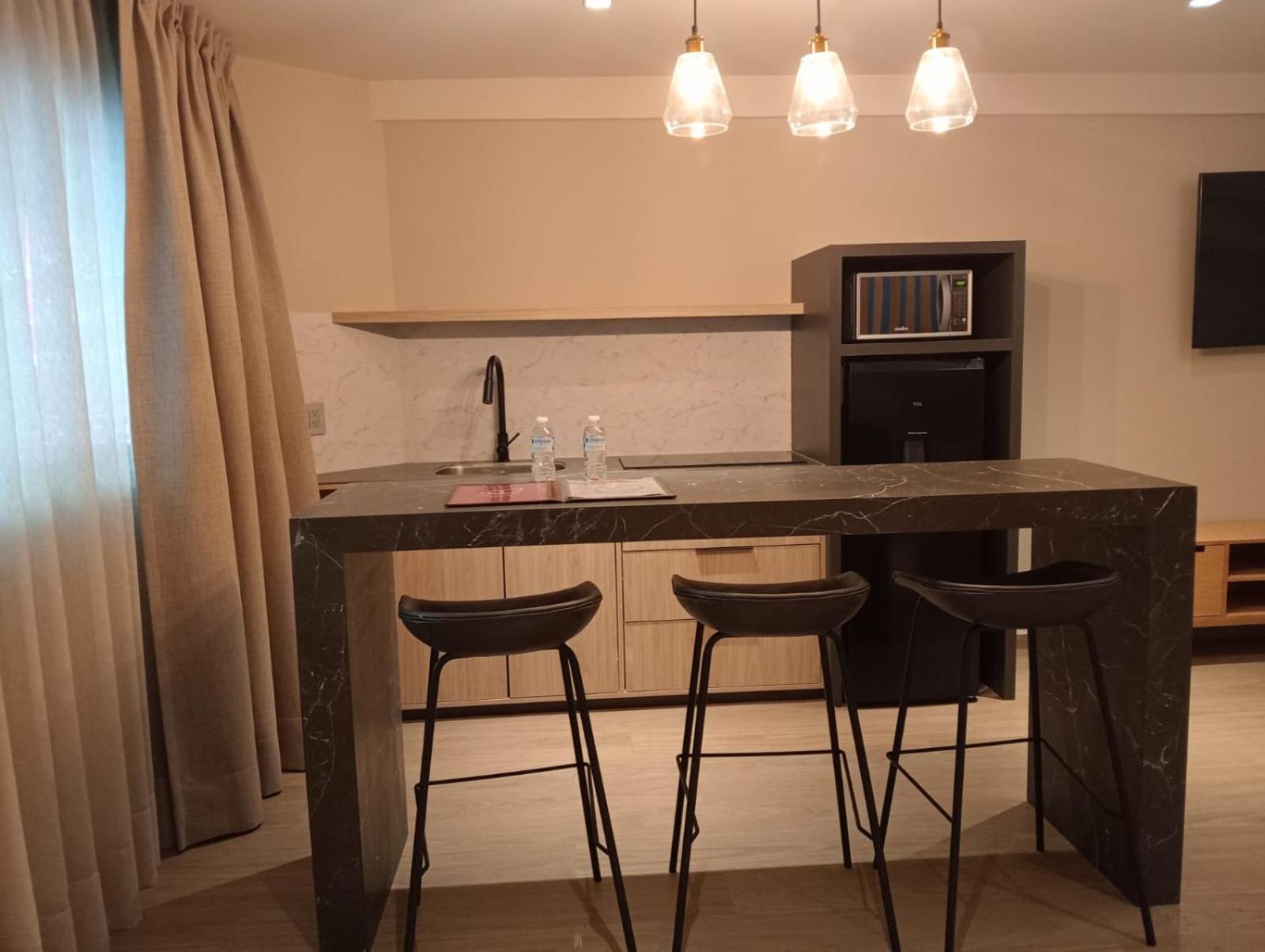Ramada By Wyndham Mexico City Santa Fe Екстериор снимка