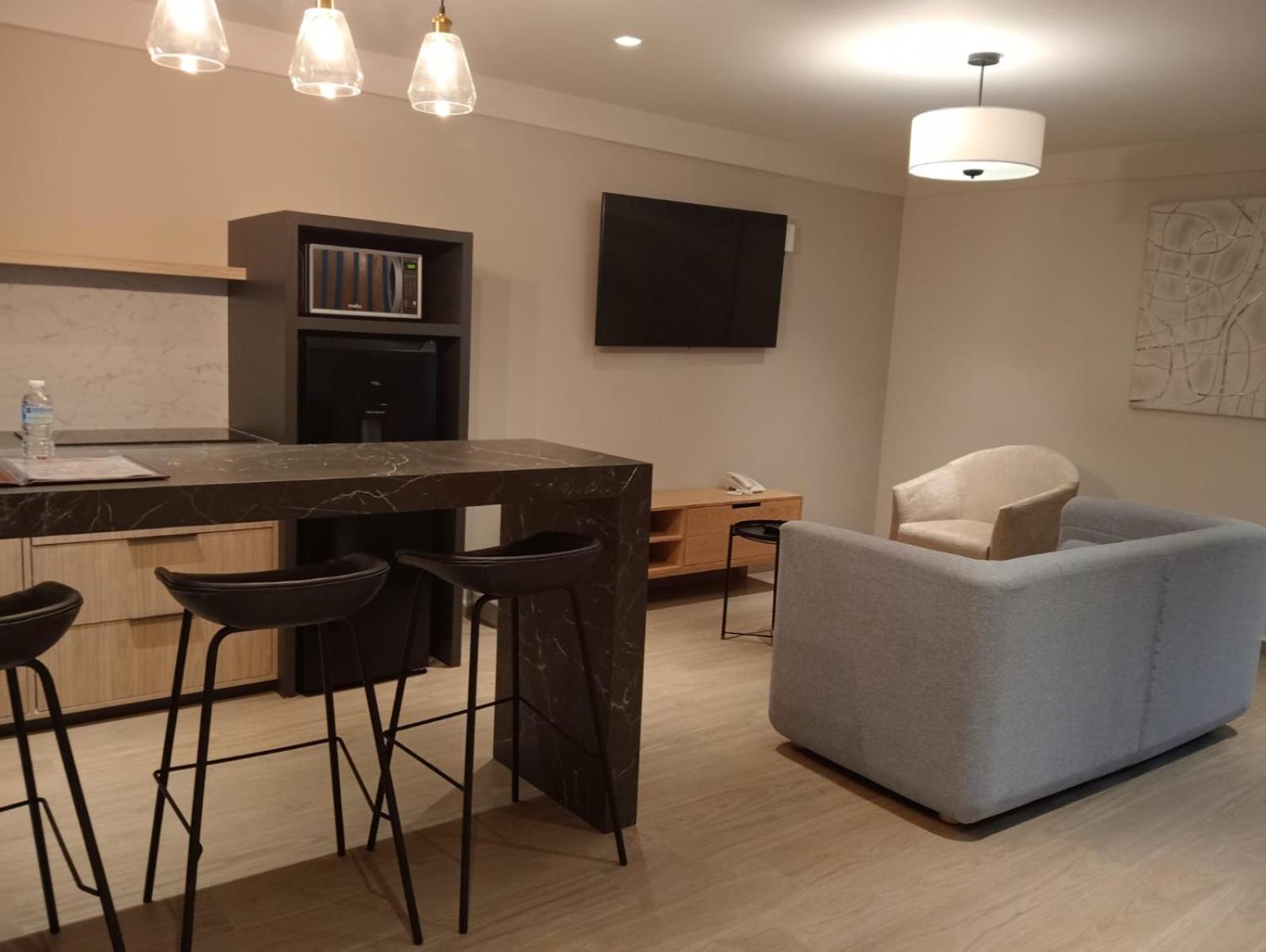 Ramada By Wyndham Mexico City Santa Fe Екстериор снимка