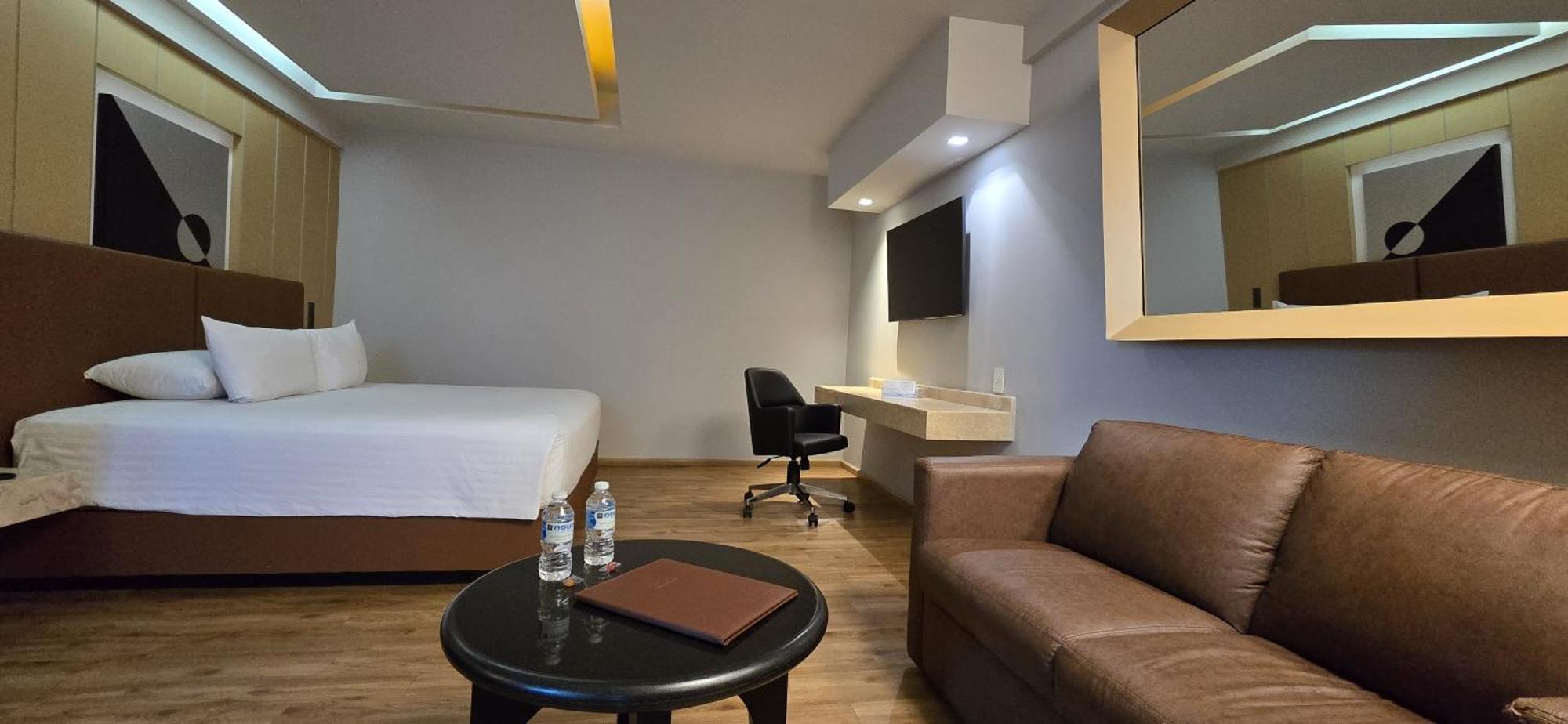 Ramada By Wyndham Mexico City Santa Fe Екстериор снимка