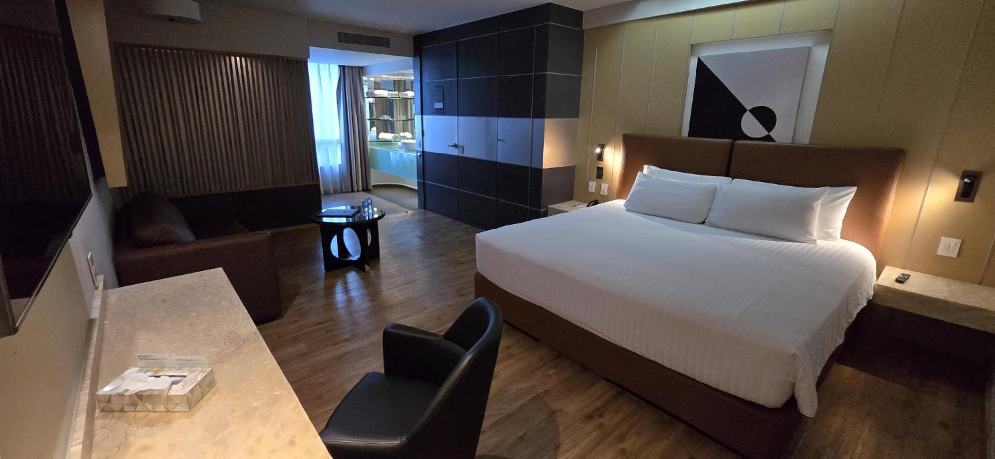 Ramada By Wyndham Mexico City Santa Fe Екстериор снимка