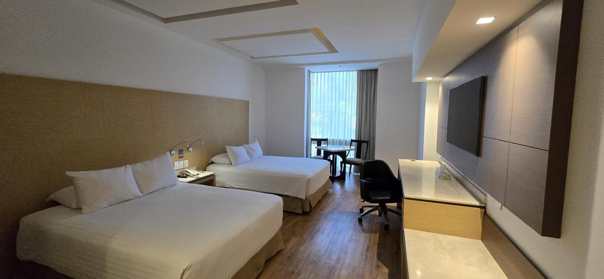 Ramada By Wyndham Mexico City Santa Fe Екстериор снимка