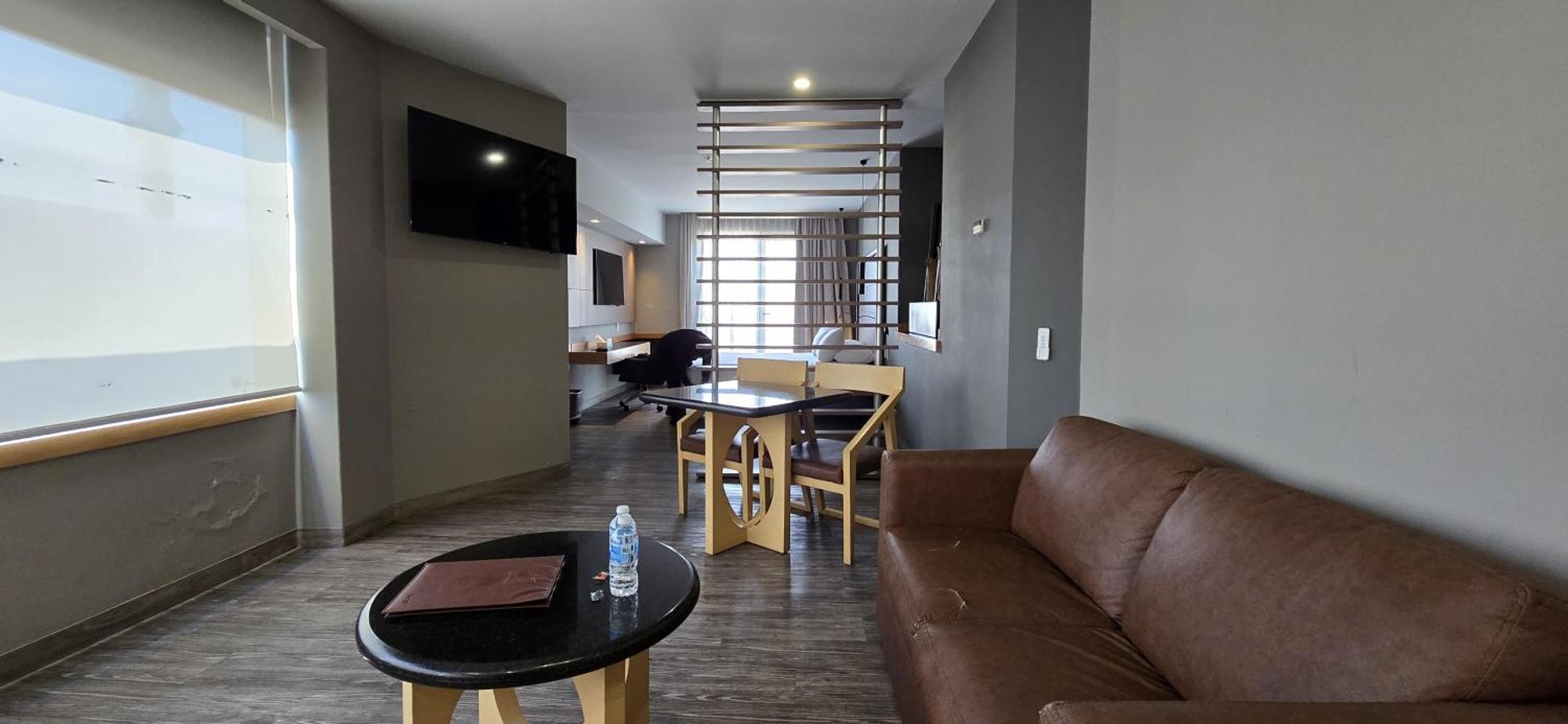 Ramada By Wyndham Mexico City Santa Fe Екстериор снимка