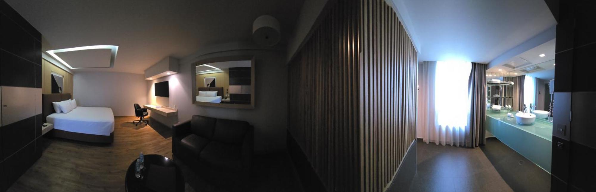 Ramada By Wyndham Mexico City Santa Fe Екстериор снимка