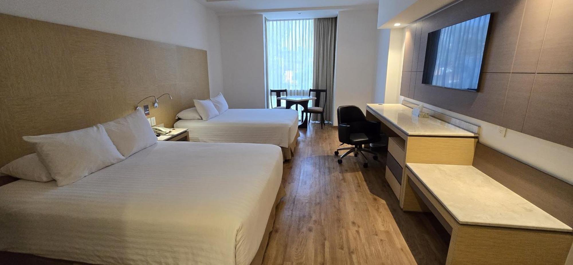 Ramada By Wyndham Mexico City Santa Fe Екстериор снимка